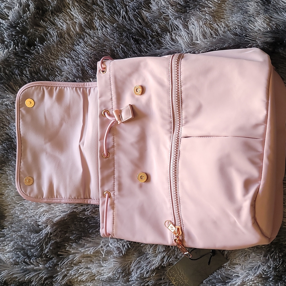 NWT Skechers Nylon Drawstring Backpack in Pink